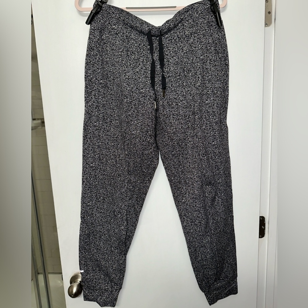lululemon black & white joggers - size 10 (ish)